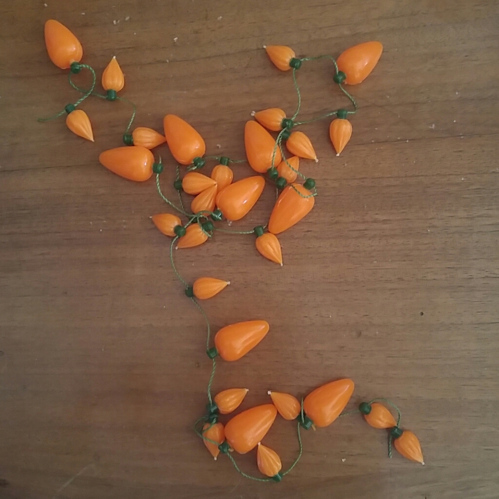 Carrot garland